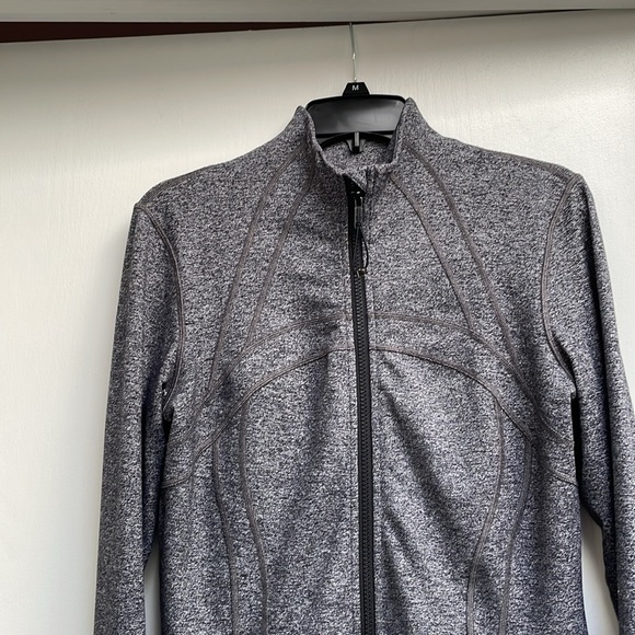 Lululemon Define jacket PERFECT condition!! SUPER Soft! size 10 black/gray - Picture 2 of 6
